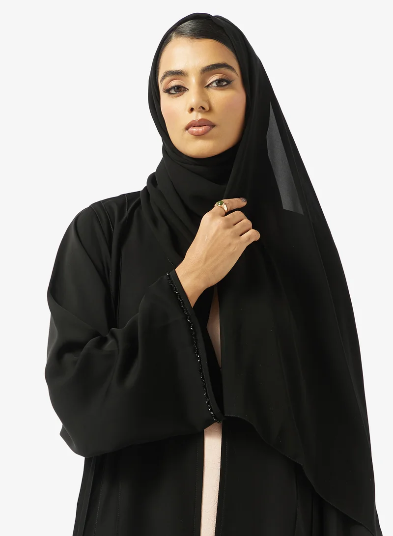 هيا كلوزيت عباية مفتوحة مزينة بالزهور بياقة على شكل